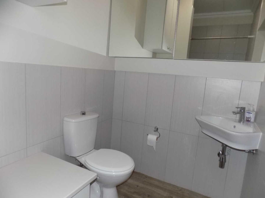To Let 1 Bedroom Property for Rent in Zevenwacht Retirement Village Western Cape